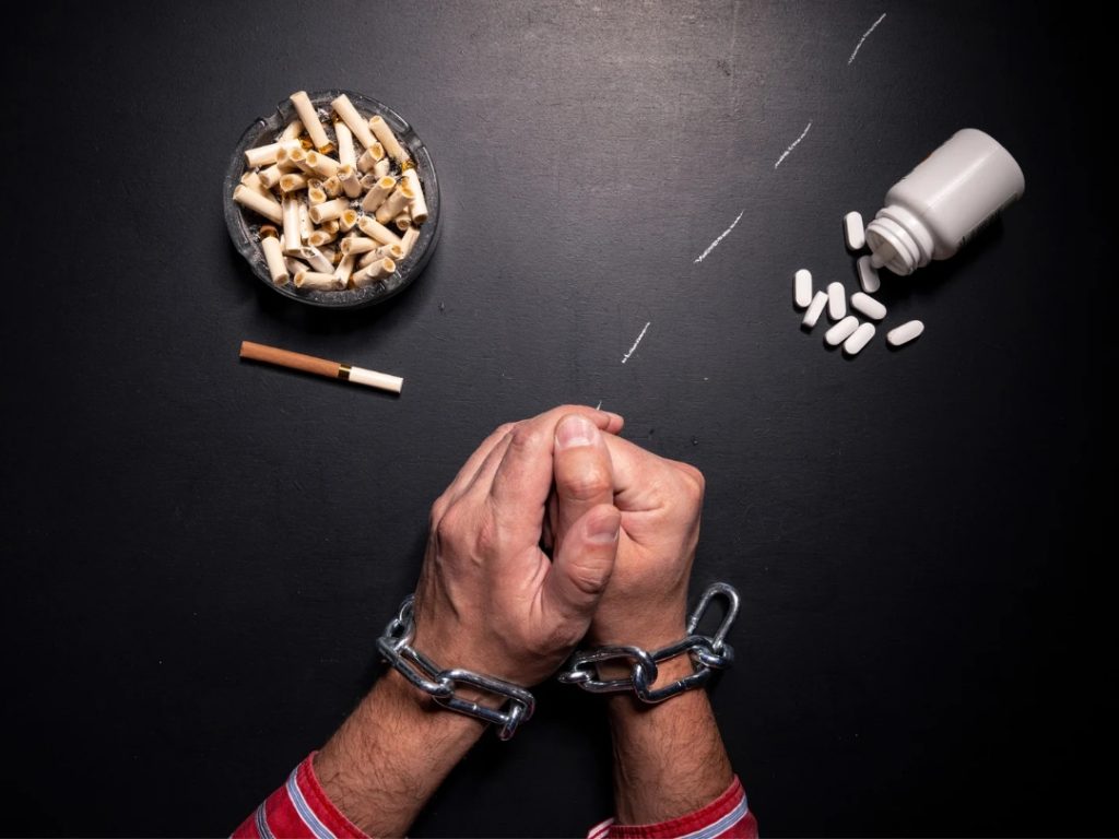 خطرات ترک اعتیاد در خانه بدون نظارت پزشک