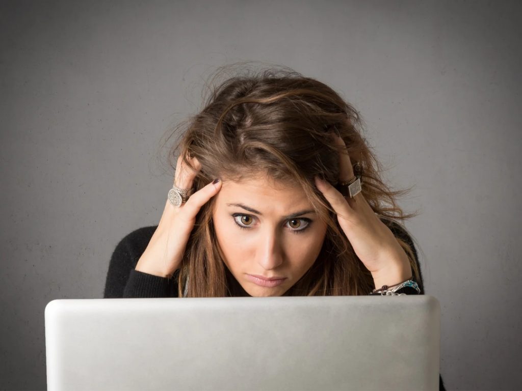 نقش اینترنت در ایجاد اضطراب سلامت